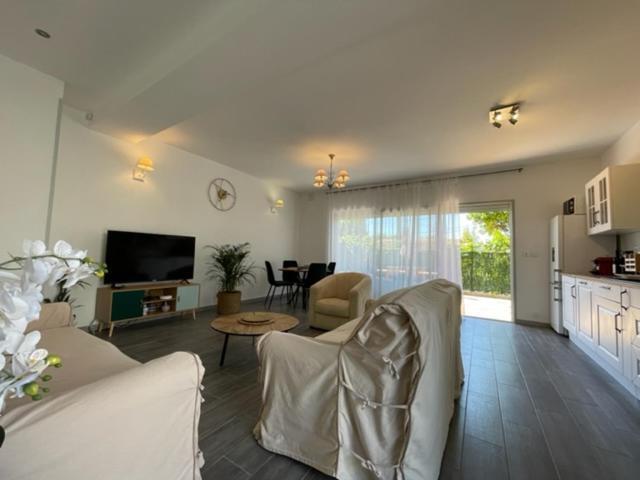 2 Pieces En Rdjardin Avec 2 Grands Terrasses Lägenhet Antibes Exteriör bild